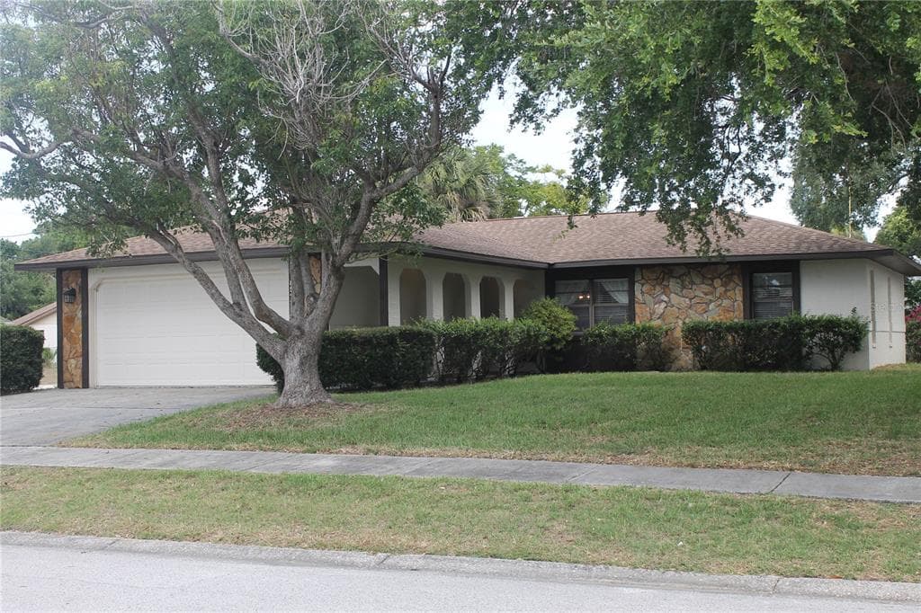 8513 WINTER HAVEN DRIVE