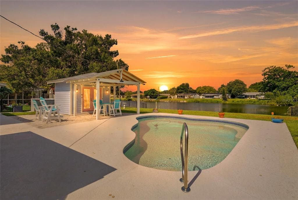 4822 60TH WAY N KENNETH CITY, FL 33709