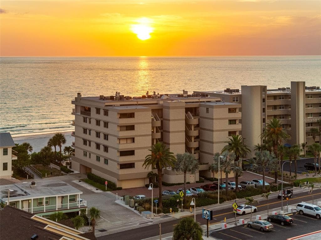 19700 GULF BOULEVARD UNIT 403 INDIAN SHORES, FL 33785