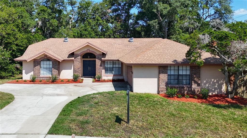 2102 LAINDALE PLACE VALRICO, FL 33596