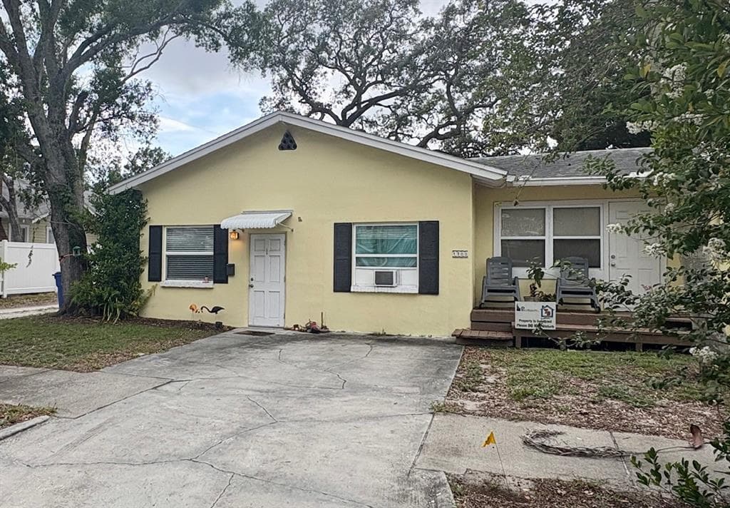 1300 28TH AVENUE N UNIT 2 ST PETERSBURG, FL 33704