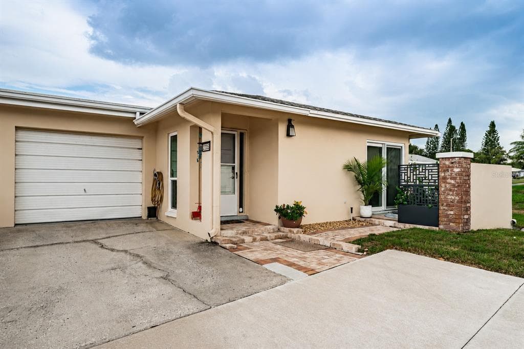 2735 SHERBROOKE LANE UNIT C PALM HARBOR, FL 34684