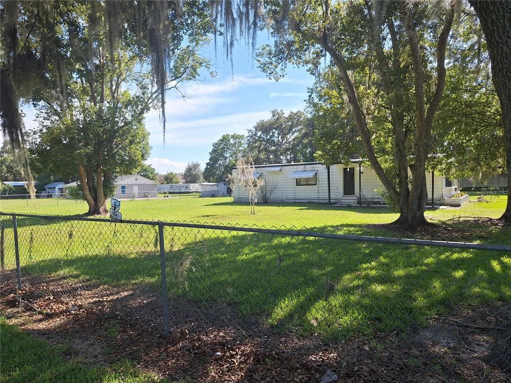 3911 LOURY DRIVE WESLEY CHAPEL, FL 33543