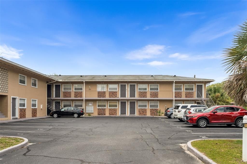501 NW 15TH AVENUE UNIT 11 GAINESVILLE, FL 32601