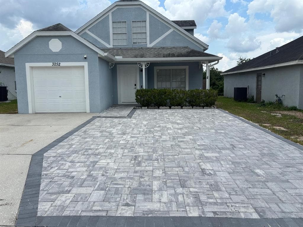 3252 HUNTWICKE BOULEVARD DAVENPORT, FL 33837