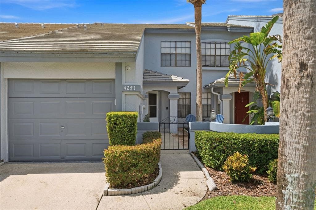 4253 BRENTWOOD PARK CIRCLE TAMPA, FL 33624