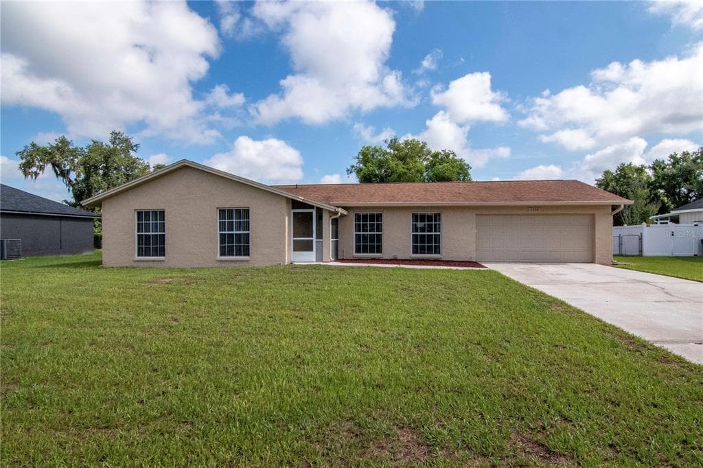 1208 LADY GUINEVERE DRIVE VALRICO, FL 33594