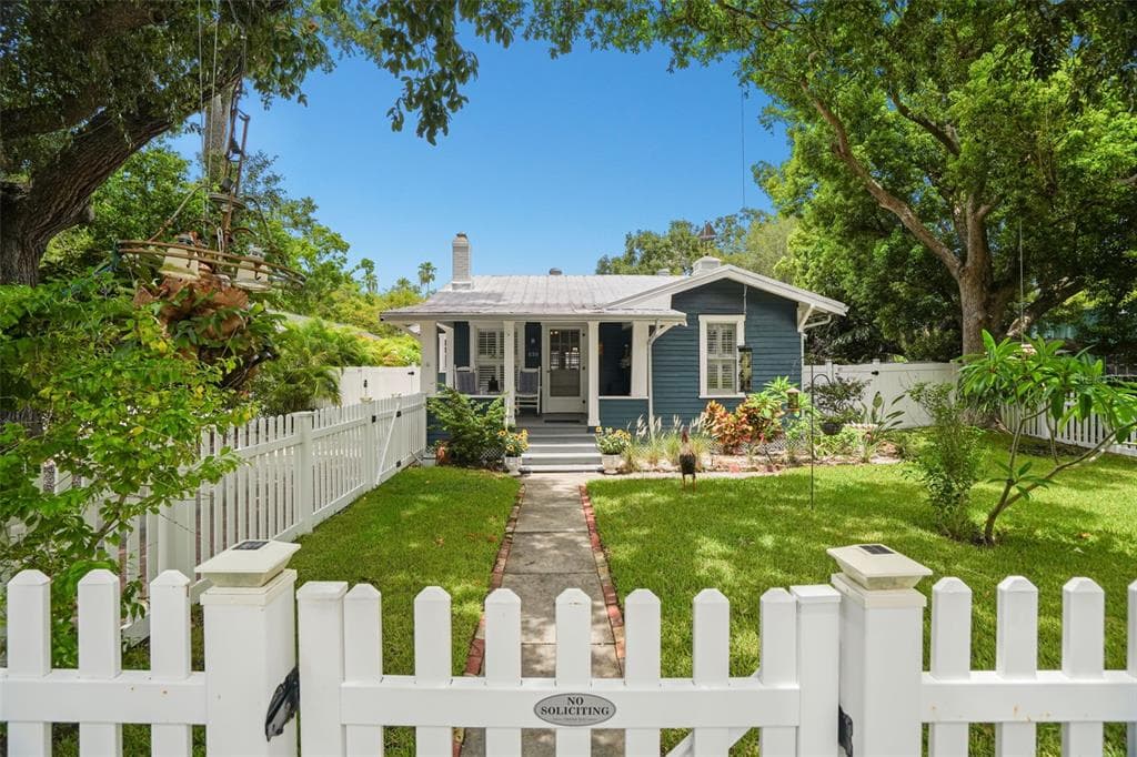 636 WILKIE STREET DUNEDIN, FL 34698