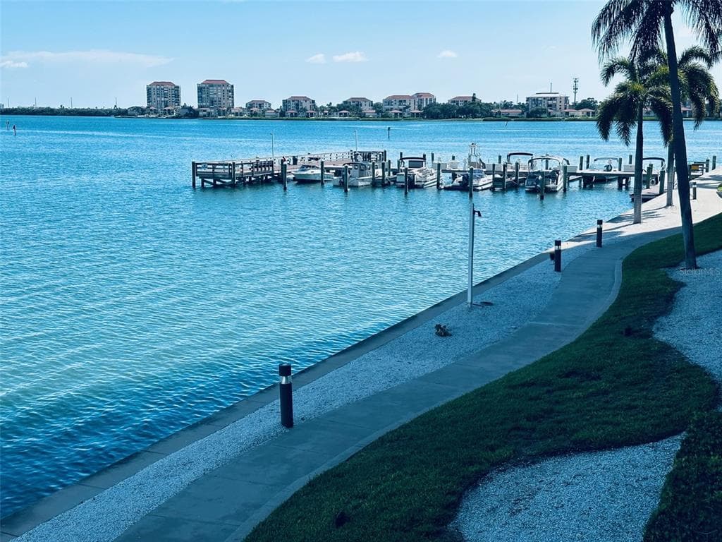 5200 BRITTANY DRIVE S UNIT 204 ST PETERSBURG, FL 33715