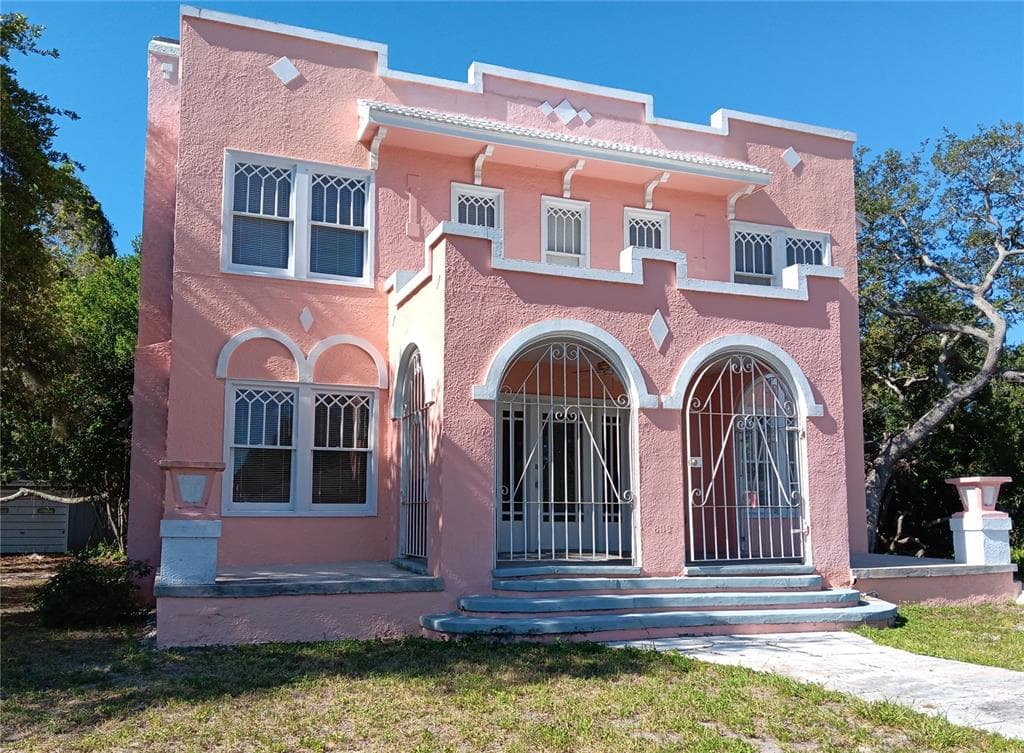 830 37TH AVENUE S ST PETERSBURG, FL 33705