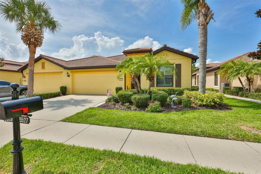 5527 SUNSET FALLS DRIVE APOLLO BEACH, FL 33572