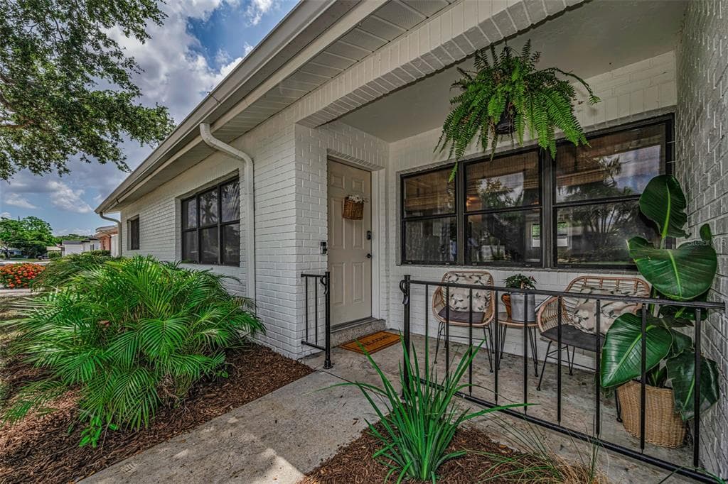 6710 32ND AVENUE N ST PETERSBURG, FL 33710