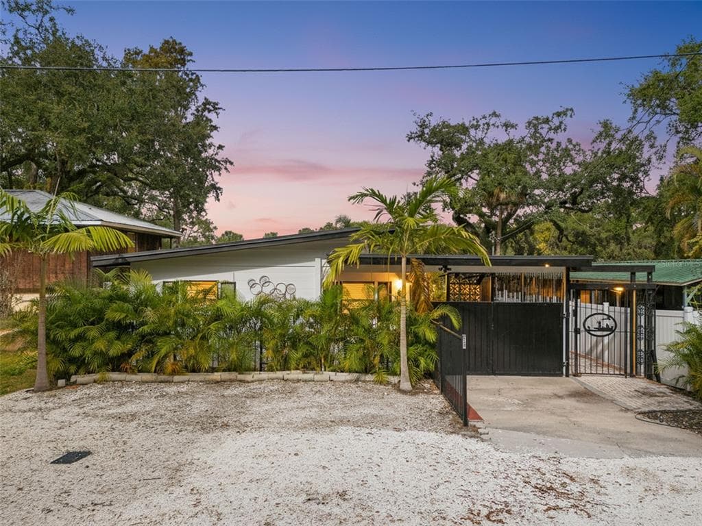 308 E HOLLYWOOD STREET