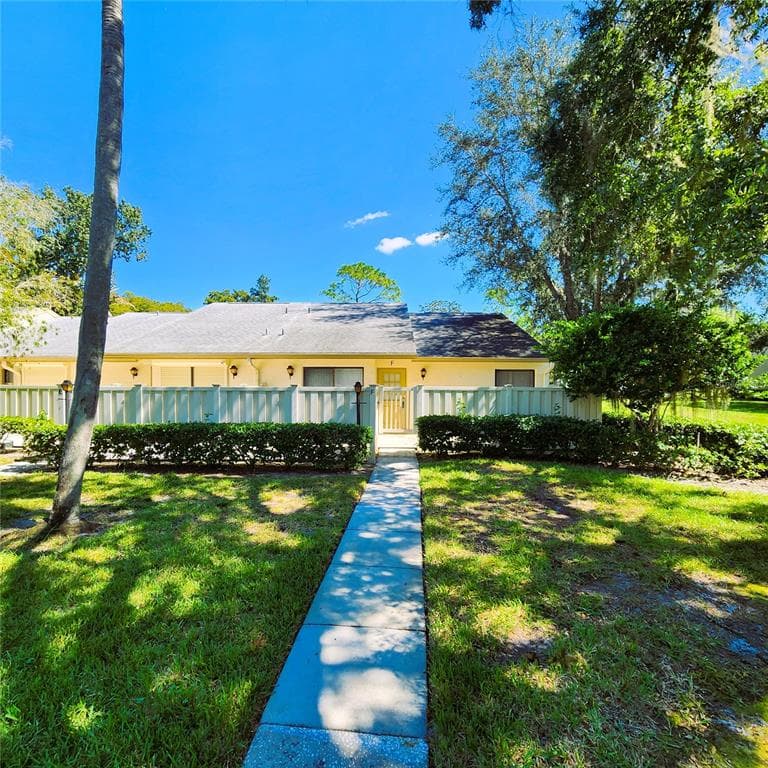1333 SHADY PINE WAY UNIT F TARPON SPRINGS, FL 34688