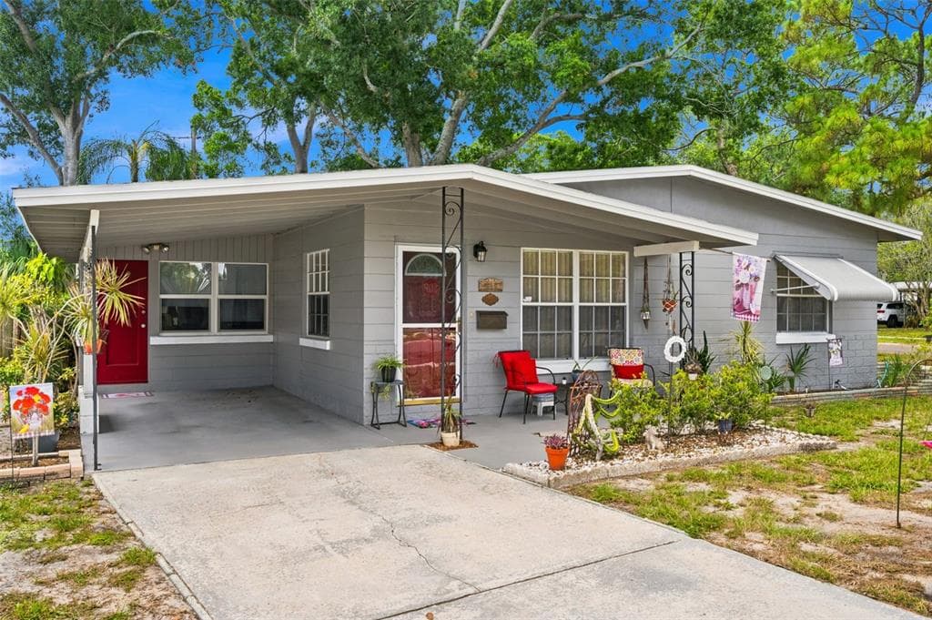 538 82ND AVENUE N ST PETERSBURG, FL 33702