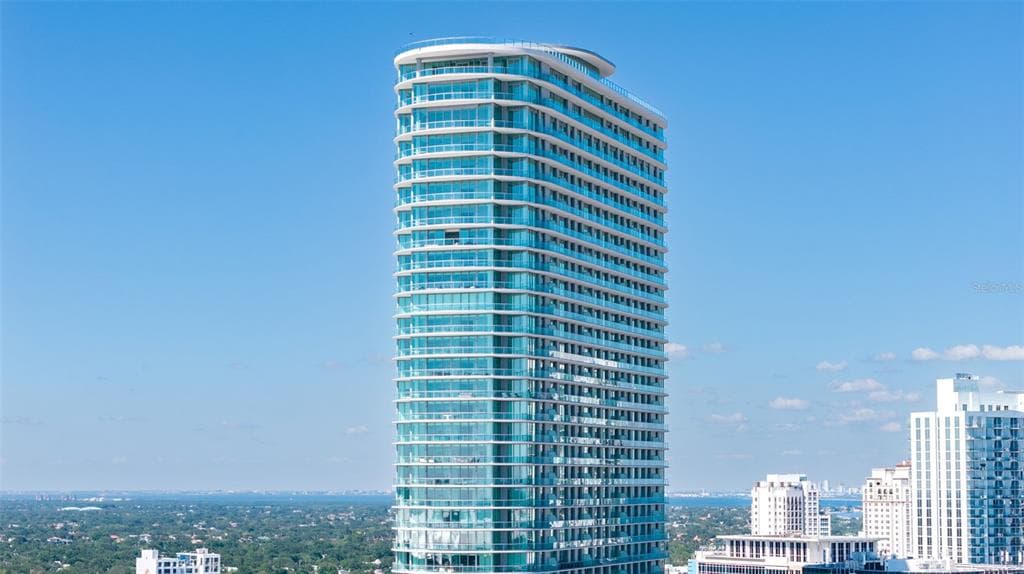 400 CENTRAL AVENUE UNIT 1105