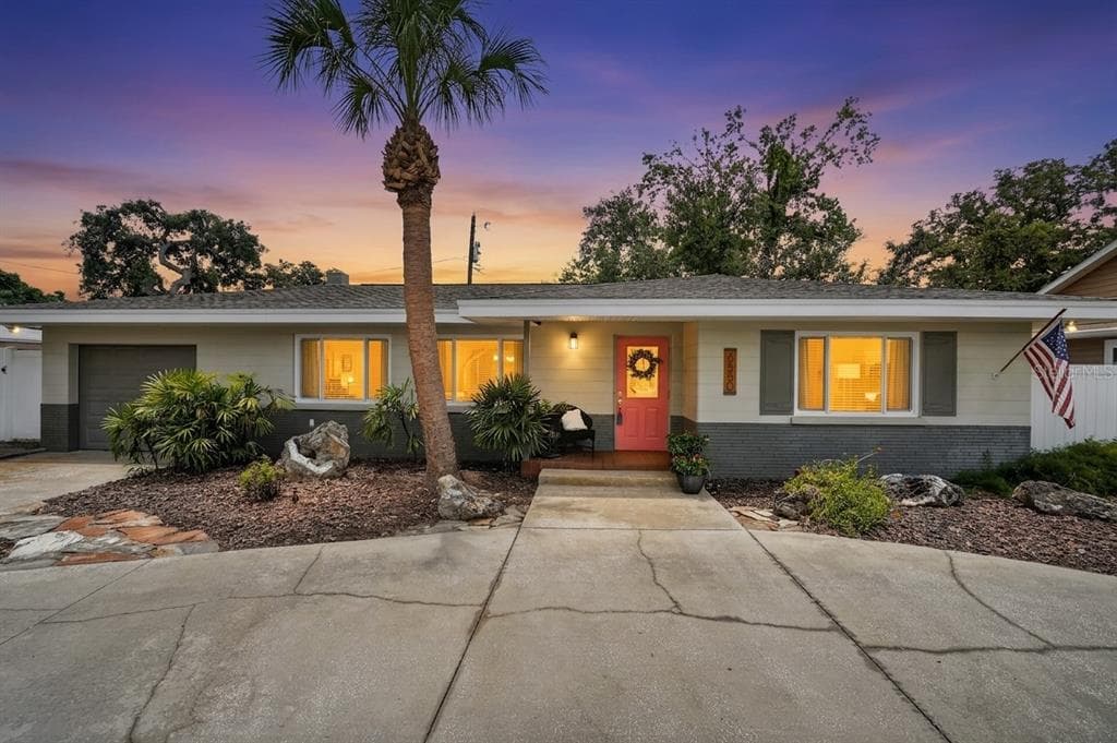 6550 RENALDO WAY S ST PETERSBURG, FL 33707