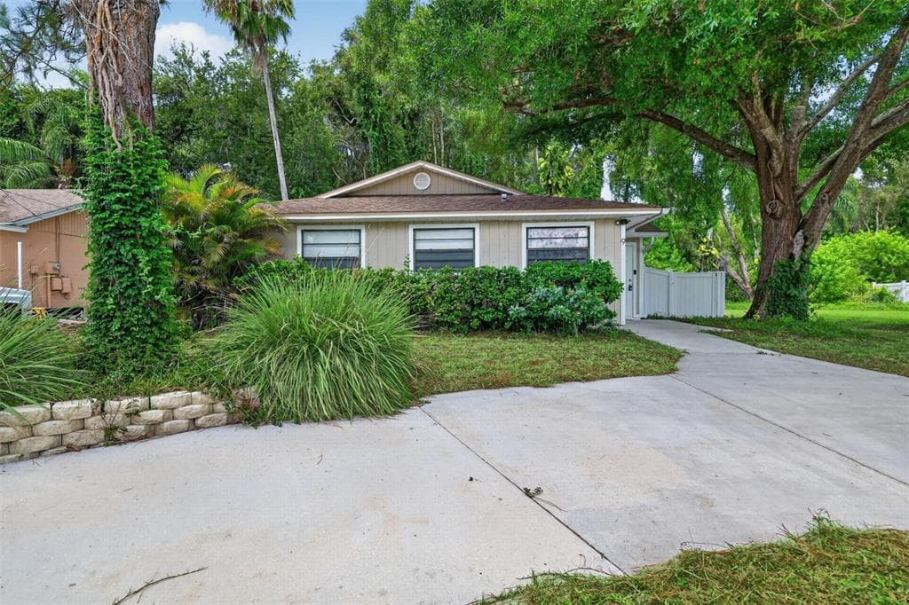 9 FRESHWATER DRIVE