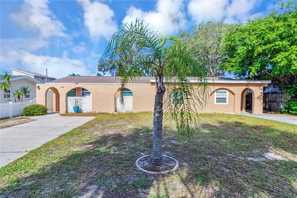 809 ILLINOIS AVENUE PALM HARBOR, FL 34683
