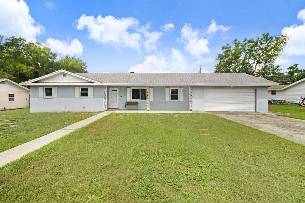 1203 LYNN AVENUE AUBURNDALE, FL 33823