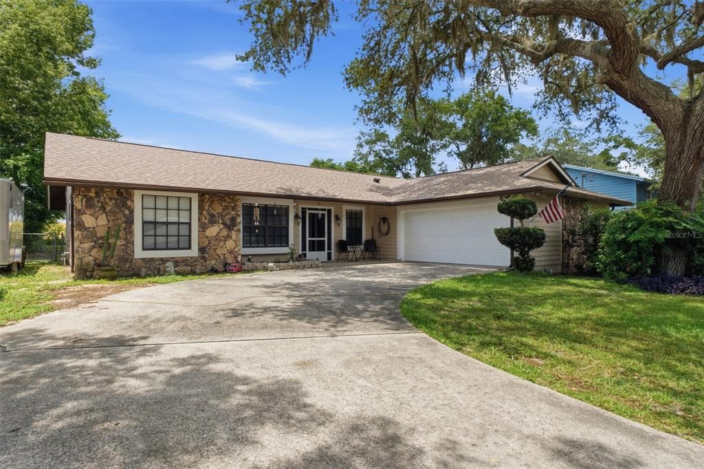 5906 W WOODHILL COURT CRYSTAL RIVER, FL 34429