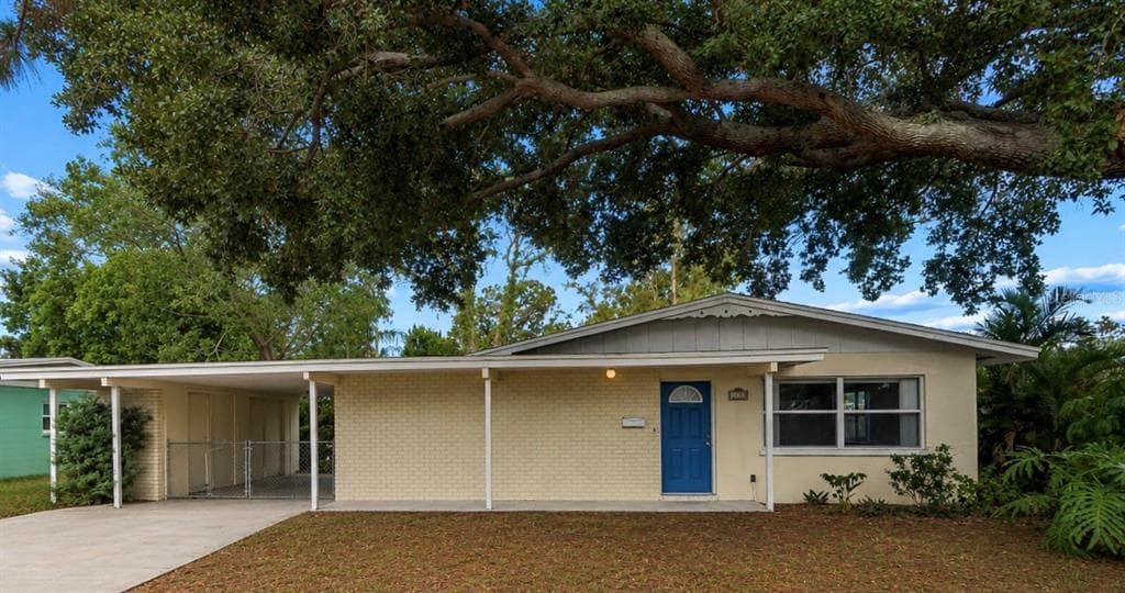 1408 37TH STREET COURT W BRADENTON, FL 34205