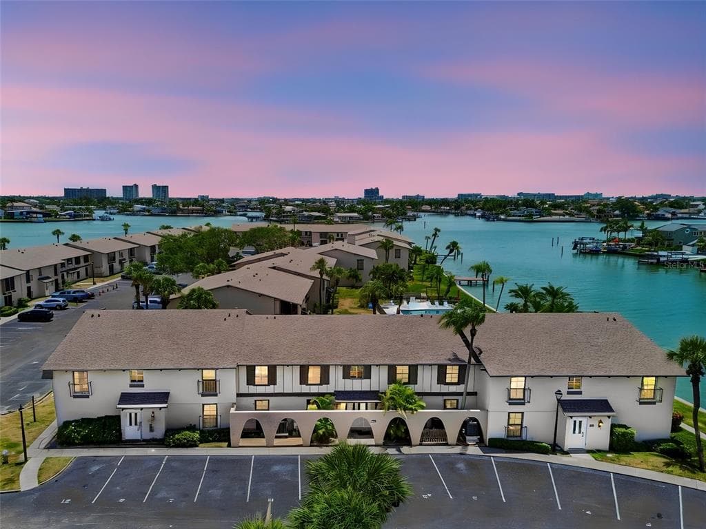 505 PLAZA SEVILLE COURT UNIT 12 TREASURE ISLAND, FL 33706