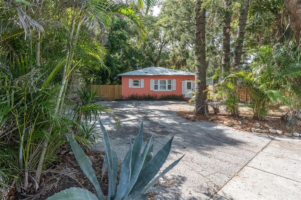 2925 PARK STREET N ST PETERSBURG, FL 33710