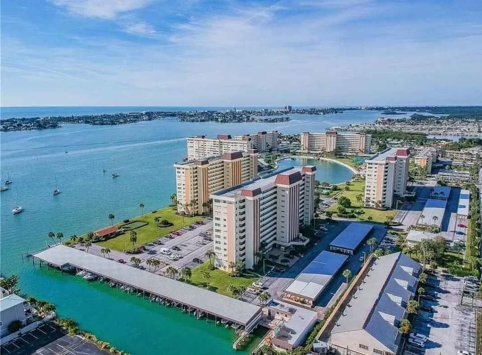 4550 COVE CIRCLE UNIT 808 ST PETERSBURG, FL 33708