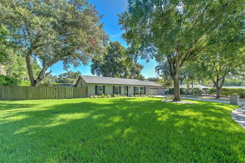 1712 SAKURA DRIVE VALRICO, FL 33596