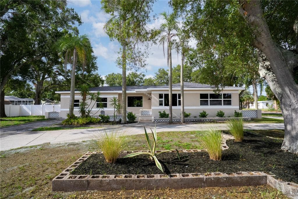 4566 28TH AVENUE N ST PETERSBURG, FL 33713