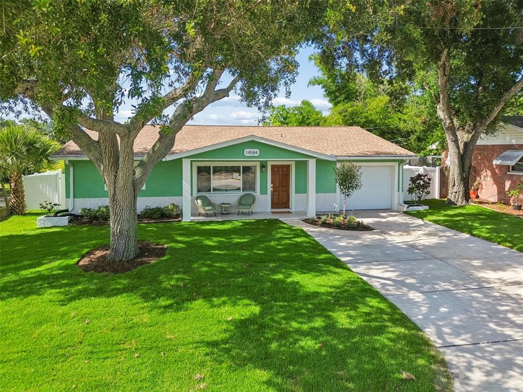 14584 APACHE AVENUE LARGO, FL 33774