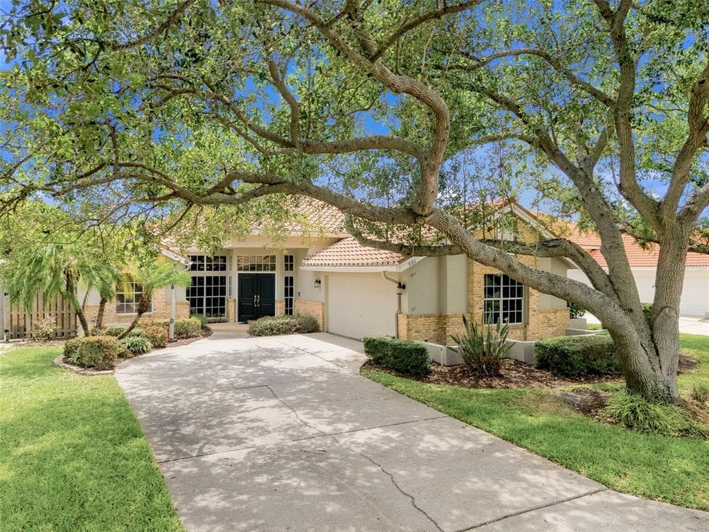 980 LIVE OAK AVENUE NE ST PETERSBURG, FL 33703