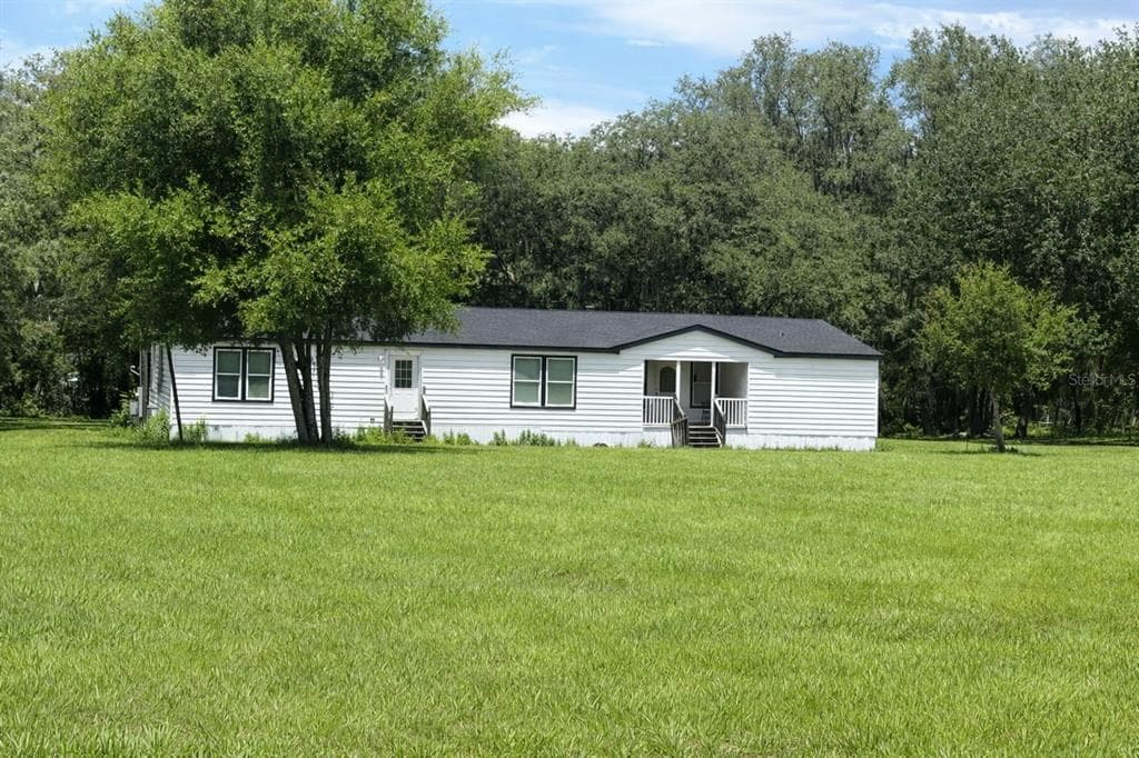10121 EVANSTON LANE WESLEY CHAPEL, FL 33545