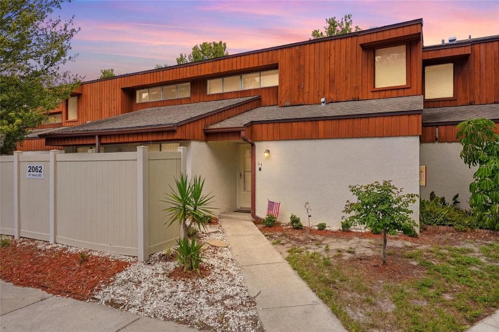 2062 SUNSET POINT ROAD UNIT 64 CLEARWATER, FL 33765