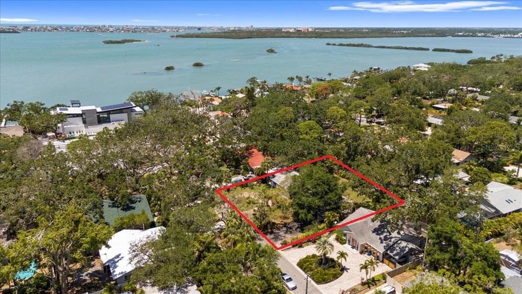 8239 26TH AVENUE N ST PETERSBURG, FL 33710