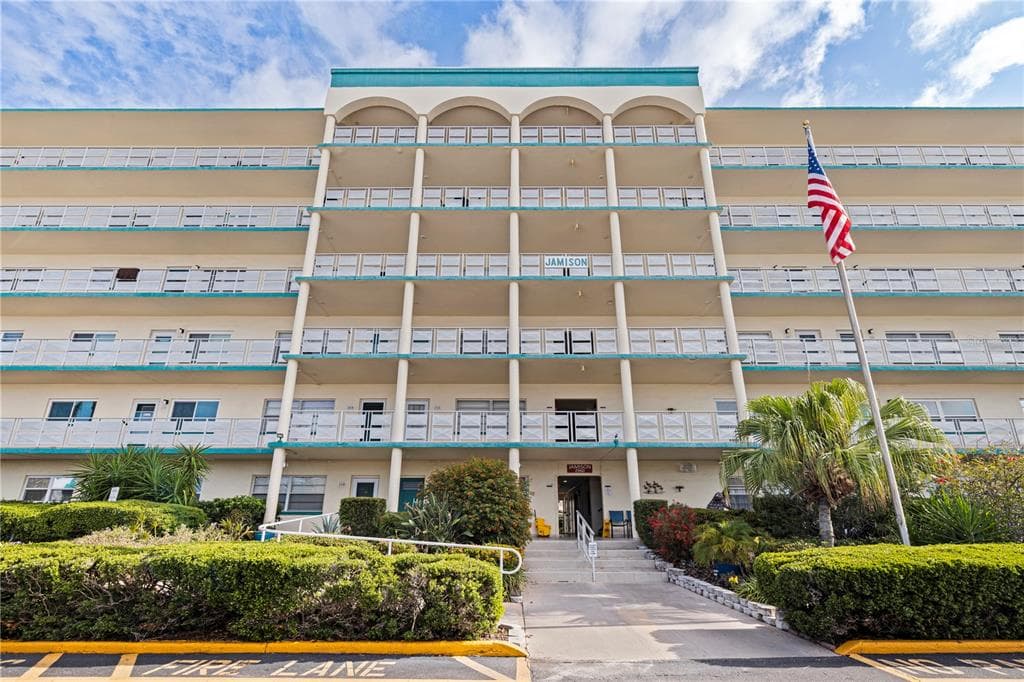 2960 59TH STREET S UNIT 511 ST PETERSBURG, FL 33707