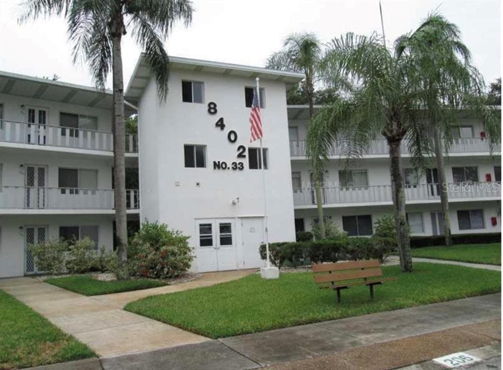 8402 111TH STREET UNIT 203 SEMINOLE, FL 33772
