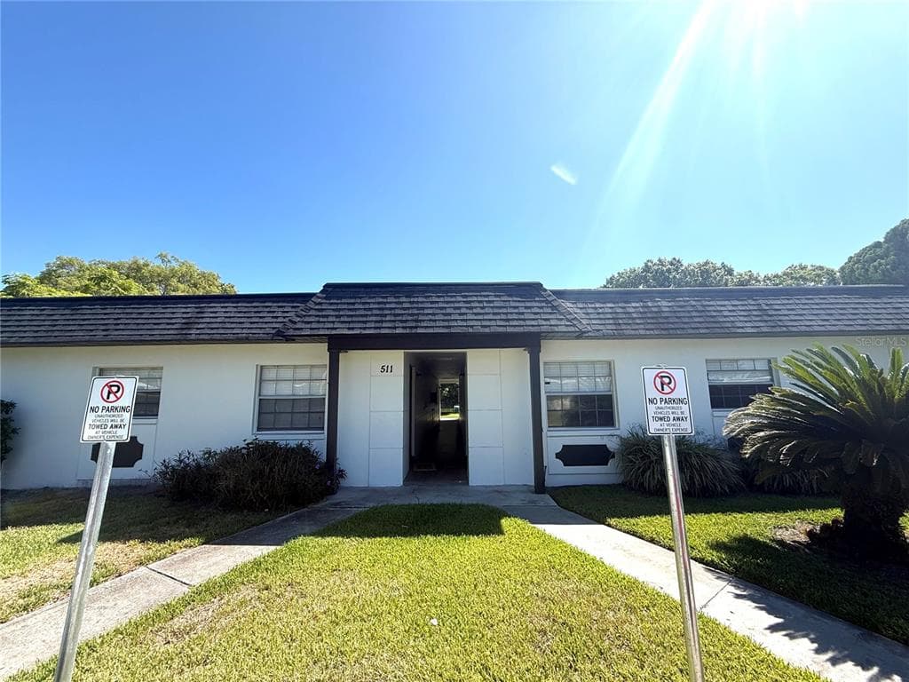 511 DUCHESS COURT UNIT 1