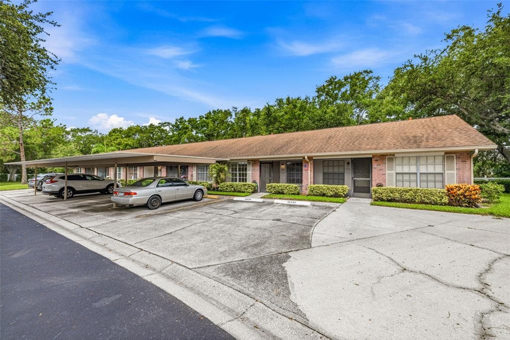 1108 CASTLEMAY CIRCLE UNIT 1075 DUNEDIN, FL 34698