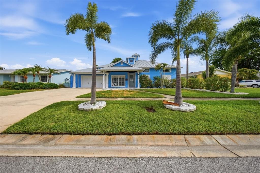 8722 PALISADES DRIVE TAMPA, FL 33615