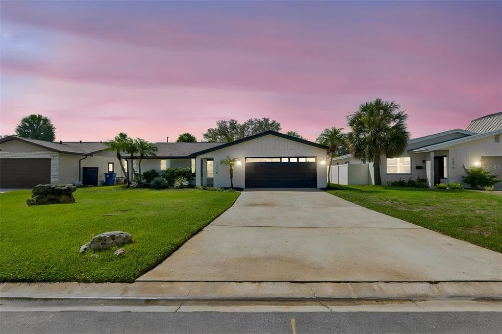 2058 BAYOU GRANDE BOULEVARD NE ST PETERSBURG, FL 33703