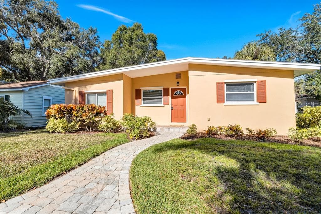 5813 27TH AVENUE S GULFPORT, FL 33707