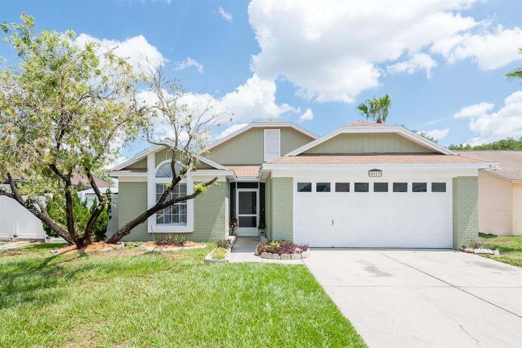 5917 TAYWOOD DRIVE TAMPA, FL 33624