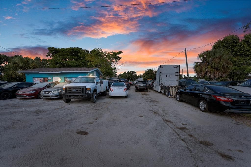 5712 15TH STREET E BRADENTON, FL 34203