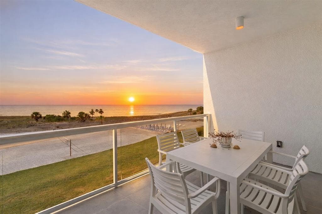 11500 GULF BOULEVARD UNIT 304 TREASURE ISLAND, FL 33706