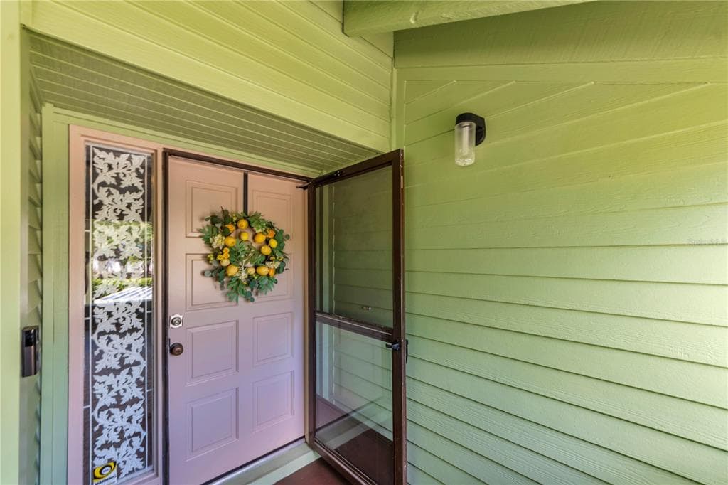 4114 PINELAKE LANE UNIT 202 TAMPA, FL 33618