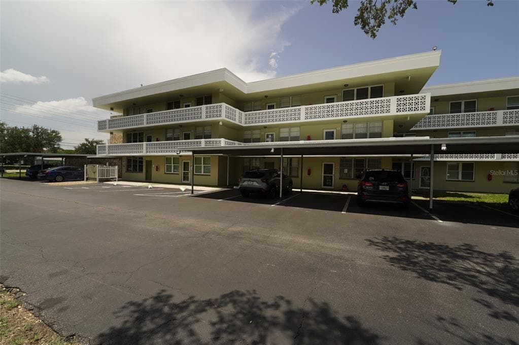 4705 1ST STREET NE UNIT 132 ST PETERSBURG, FL 33703
