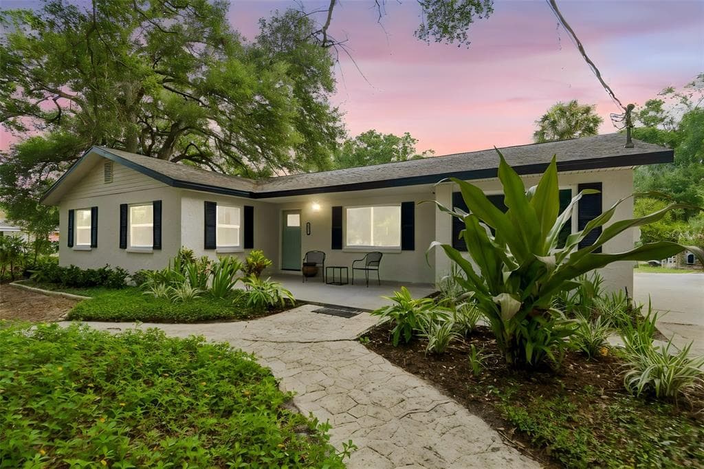 6214 15TH AVENUE S TAMPA, FL 33619