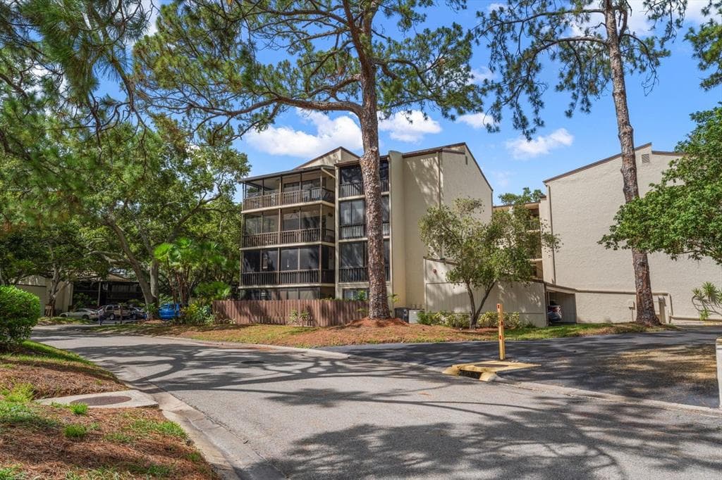 700 STARKEY ROAD UNIT 624 LARGO, FL 33771